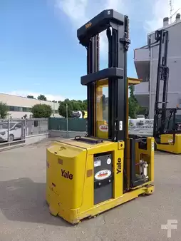 Préparateurs de commande verticaux 2020  Yale MO10S (1)