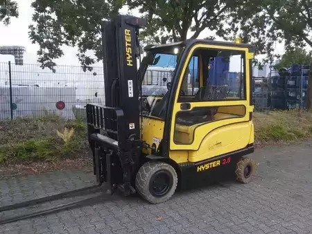 Carrelli elettrici 4 ruote 2018  Hyster J2.5 (1)