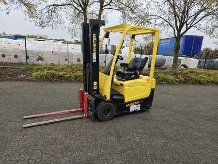 Chariot 3 roues électrique 2019  Hyster A1.5XNT (1)