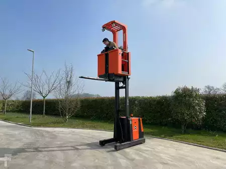 Recogepedido vertical 2013  Toyota XOME 100M (3)