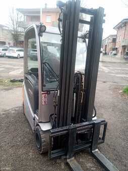 Carrelli elettrici 4 ruote 2007  Still RX 20-20 P (2)