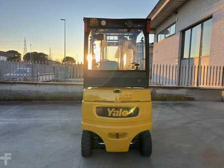 Carrelli elettrici 4 ruote - Yale ERP35VL (3)