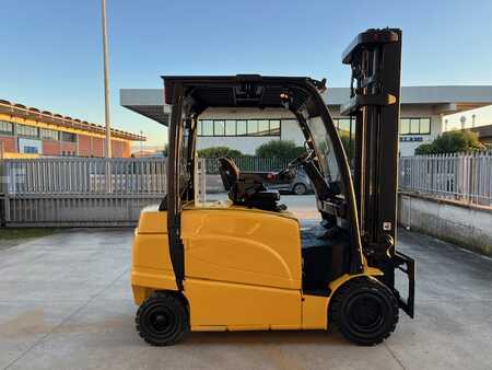 Carrelli elettrici 4 ruote - Yale ERP35VL (4)