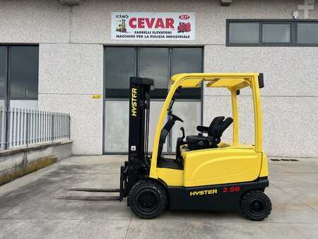 Electric - 4 wheels - Hyster J2.5XN (1)