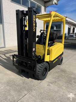 Electric - 4 wheels - Hyster J2.5XN (2)