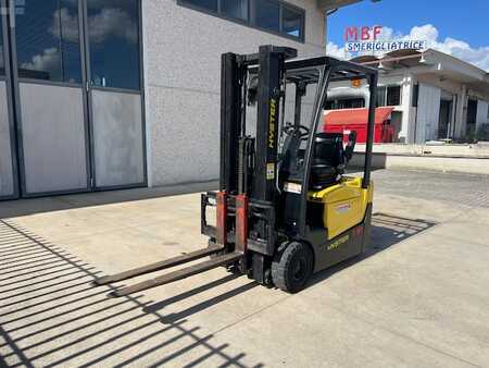 Carrelli elettrici 3 ruote - Yale ERP15VC (2)