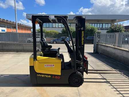 Carrelli elettrici 3 ruote - Yale ERP15VC (4)