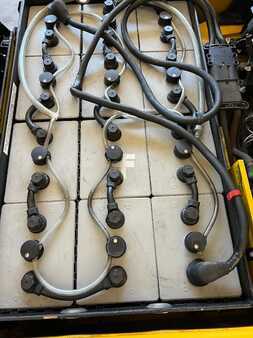 Carrelli elettrici 3 ruote - Yale ERP15VC (5)