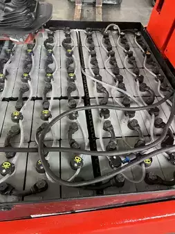 Carrelli elettrici 4 ruote - Linde E30-01 (5)