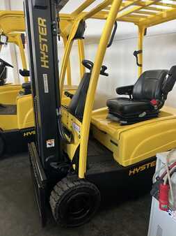 Elektrisk- 4 hjul - Hyster J2.0XN (2)