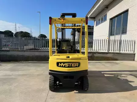 Elektromos 4 kerekű - Hyster J2.5XN (3)