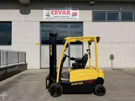 Chariots électriques à 4 roues - Hyster J2.0XN LWB (1)