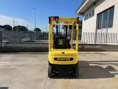 Chariots électriques à 4 roues - Hyster J2.0XN LWB (3)