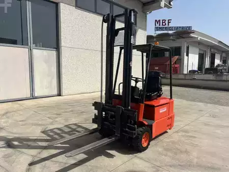 Carrelli elettrici 3 ruote - Linde E15 (2)