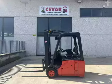 Carrelli elettrici 3 ruote - Linde E16C-01 (1)