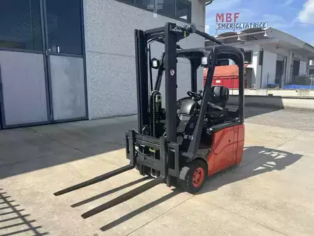 Carrelli elettrici 3 ruote - Linde E16C-01 (2)