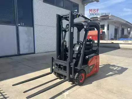 Carrelli elettrici 3 ruote - Linde E12-02 EVO (2)