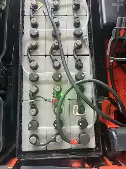 Carrelli elettrici 3 ruote - Linde E12-02 EVO (5)