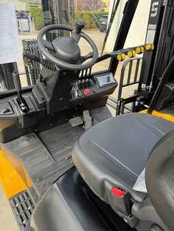 Elektromos 4 kerekű 2024  UN Forklift FB25-LVZH (4)