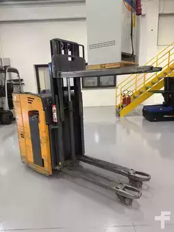 Stacker stå på 2021  OMG Virtus 20 (2)