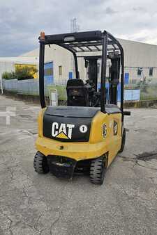 Electric - 4 wheels 2015  CAT Lift Trucks EP30N (2)