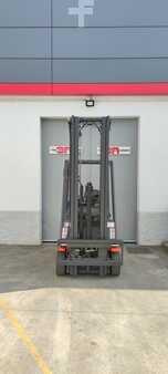 Eléctrica de 3 ruedas 2000  Linde E16C-02 (2)