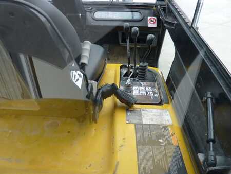 Diesel Forklifts 2002  Yale GDP20TF (4) 