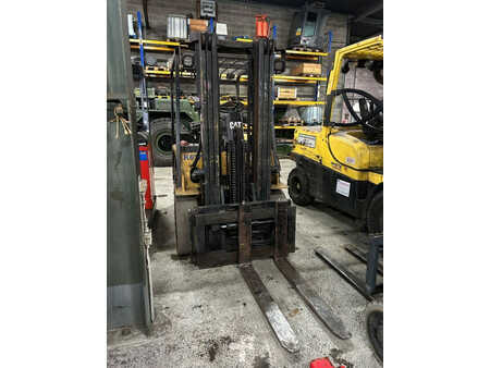 Elektryczne 4-kołowe 2006 CAT Lift Trucks EP35KPAC (1)