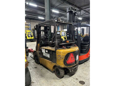 Elektryczne 4-kołowe 2006 CAT Lift Trucks EP35KPAC (2)