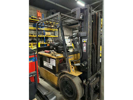 Elektryczne 4-kołowe 2006 CAT Lift Trucks EP35KPAC (3)