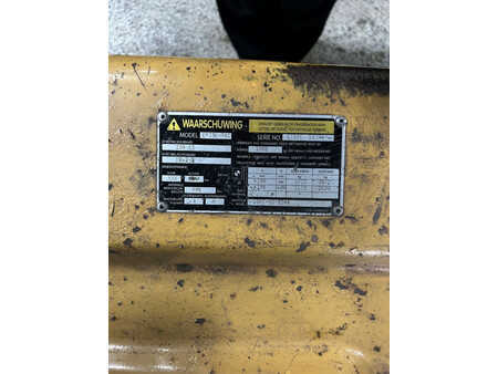 Elektryczne 4-kołowe 2006 CAT Lift Trucks EP35KPAC (4)