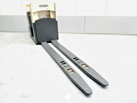 Commissionatori orizzontali 2011 Crown ESR5000-1.4 TT7140 (2)