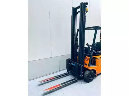 3-wiel elektrische heftrucks 2002  Still R50-16 (10)