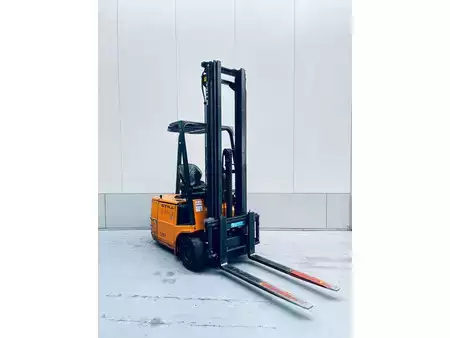 3-wiel elektrische heftrucks 2002  Still R50-16 (11)
