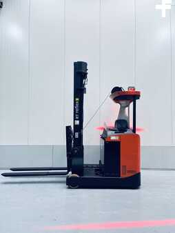 Carrelli retrattili - BT RR E160 (2)