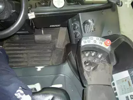 4-wiel elektrische heftrucks 2008  Still RX60-25L (7)