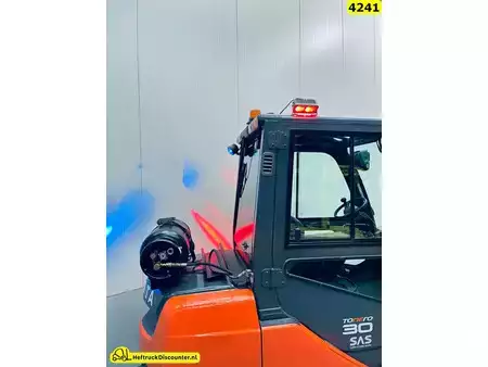 Gas truck 2009  Toyota 02-8FGF30 (8)