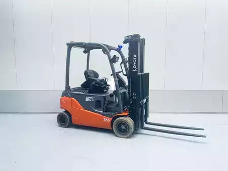 Eléctrica de 4 ruedas 2019  Toyota 8FBMT20T (7)