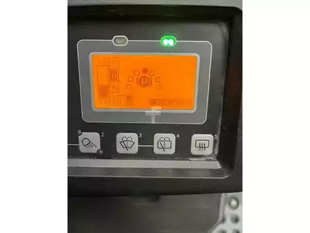 Eléctrica de 4 ruedas 2019  Toyota 8FBMT20T (9)