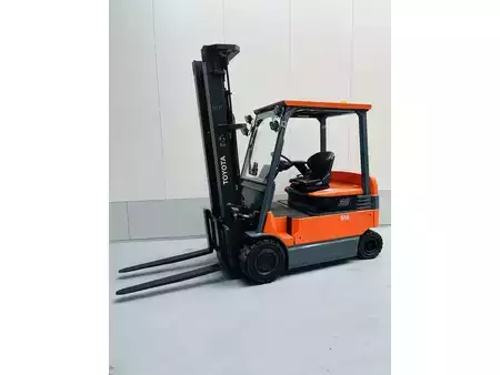 El truck - 4 hjulet 2011  Toyota 7FBMF30 (1)