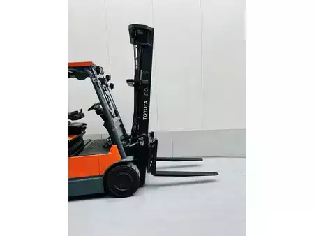 El truck - 4 hjulet 2011  Toyota 7FBMF30 (6)