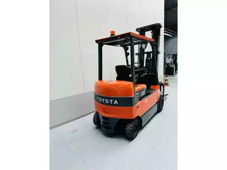 El truck - 4 hjulet 2011  Toyota 7FBMF30 (7)