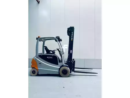 Elektromos 4 kerekű 2016  Still RX60-35 (1)