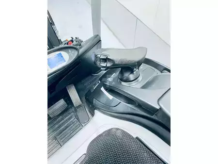 Elektromos 4 kerekű 2016  Still RX60-35 (12)