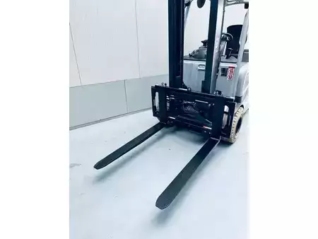 Elektromos 4 kerekű 2016  Still RX60-35 (16)