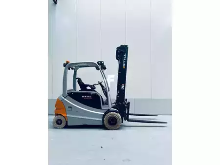 Elektromos 4 kerekű 2016  Still RX60-35 (2)