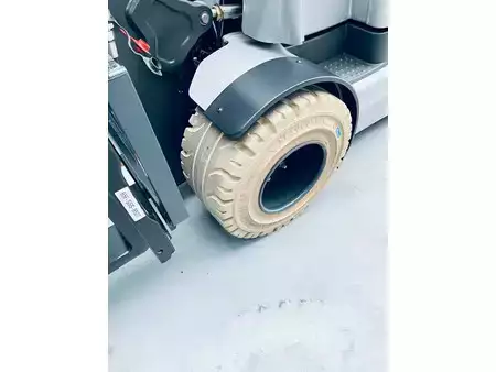 Elektromos 4 kerekű 2016  Still RX60-35 (6)