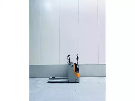 Lavtløftende truck 2016  Still EXU 18 (1)