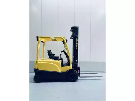 Elektromos 4 kerekű 2013  Hyster J2.5XN (5)