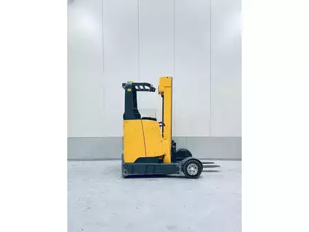 Chariots à mât rétractable 2016  Jungheinrich ETVC 16 (1)